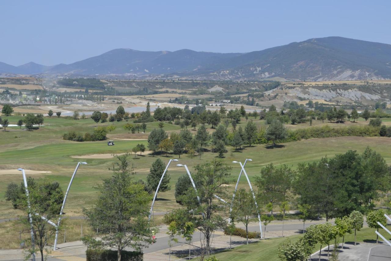 Sabiñánigo Apartamento Las Margas Golf Pirineo Aragones מראה חיצוני תמונה